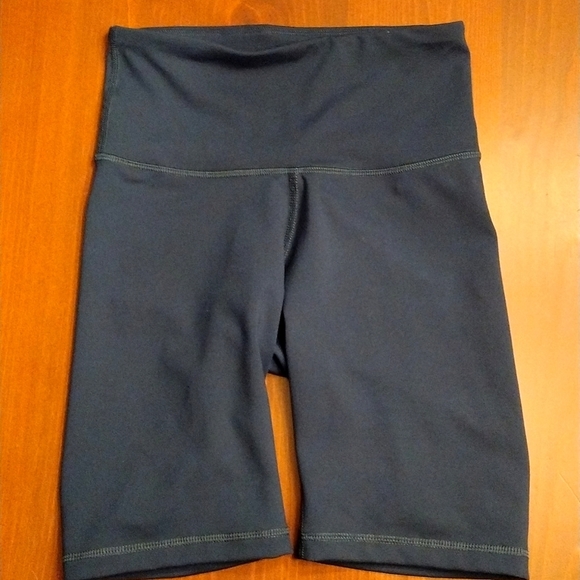 Old Navy Active Go-Dry shorts, size XS, Green - Picture 1 of 6